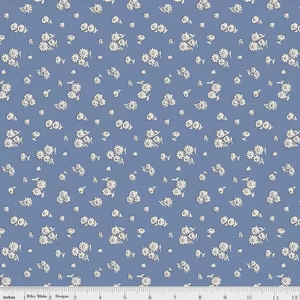 Everlasting Tumbling Daisy in A fabric yardage