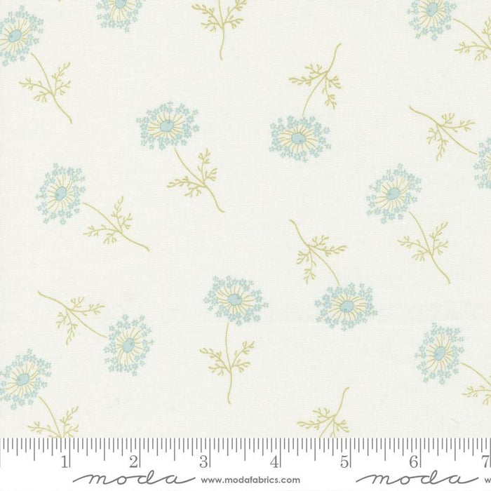 Honeybloom 44346-11 Milk fabric by 3 Sisters for Moda Fabrics
